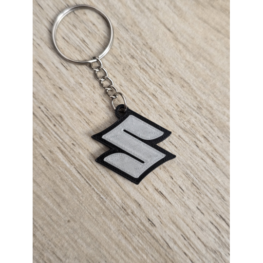 Breloczek Suzuki - Świeci w Nocy! 3d - Druk3d fidget Keychain mixGadzet